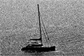 Catamaran, παραλία της Αρχαίας Καρθαίας, Κέα, Κυκλάδες